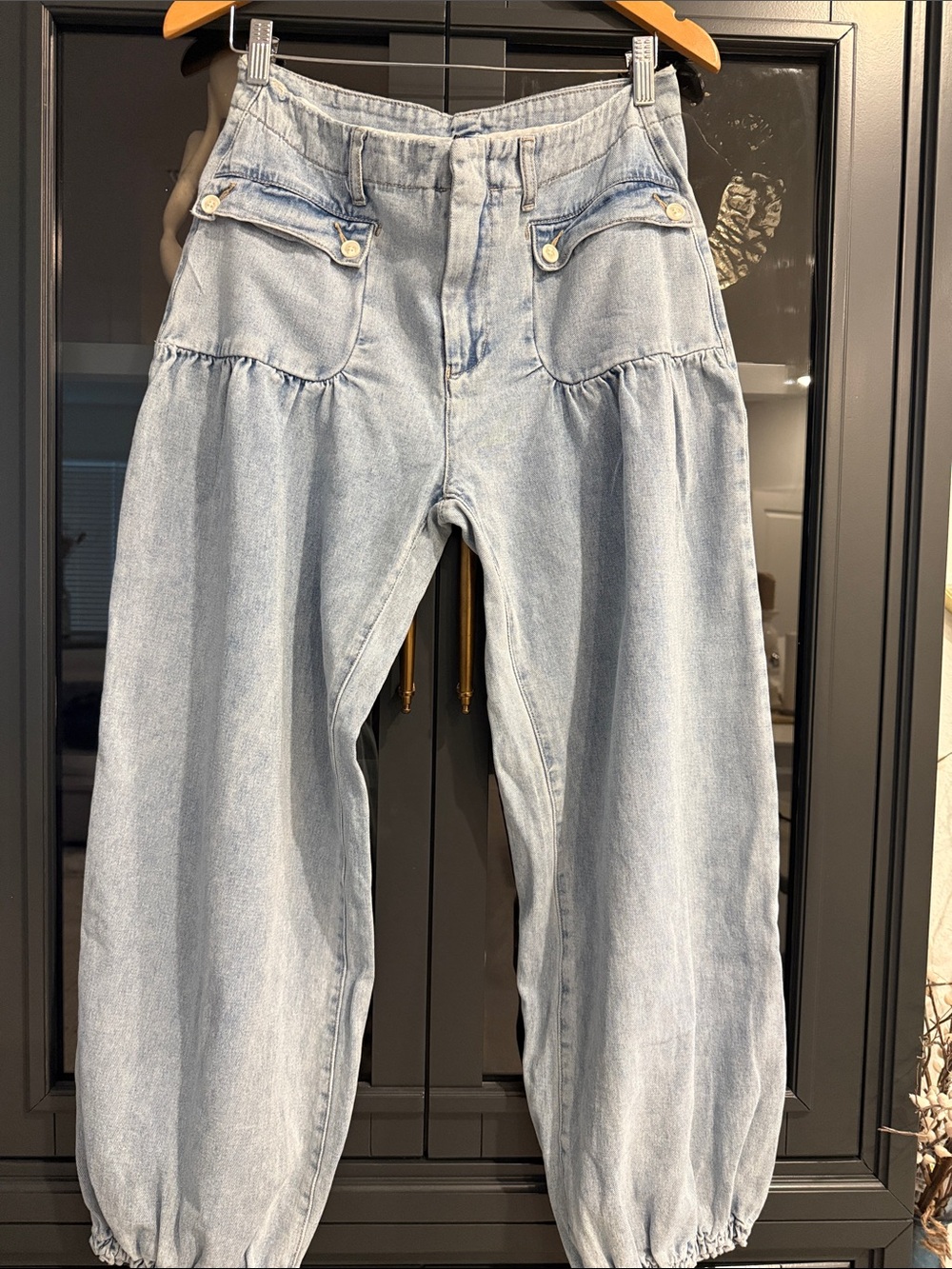 Cider Light Blue High-Rise Balloon Jeans with Buttoned Front Pockets